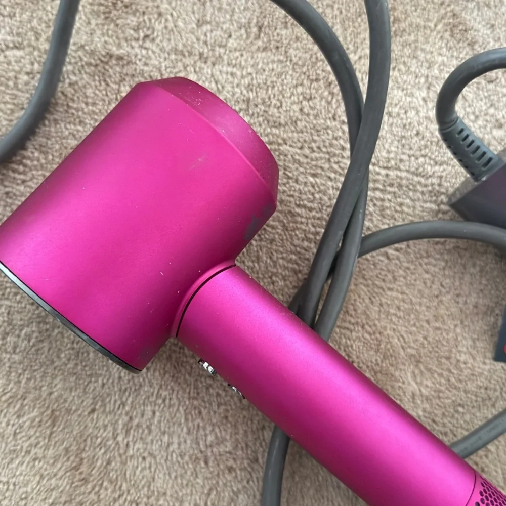 Dyson Supersonic Hair Dryer in Fuchsia with Attachments - Picture 3 of 6